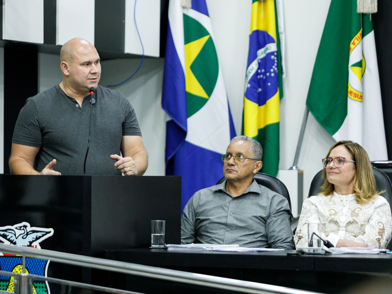 Abílio sanciona leis e fortalece diálogo com a Câmara
