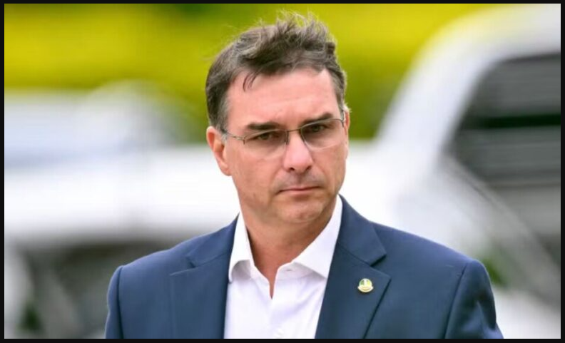Com apenas 3 dias de ‘pré-campanha’, Flávio Bolsonaro já empata com Lula em 2º turno, aponta Veritá