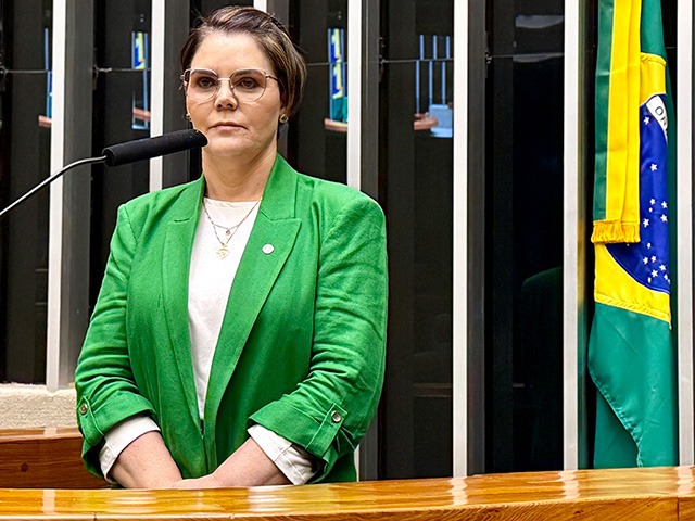 Coronel Fernanda ganha força no PL e surge como nome competitivo para 2026