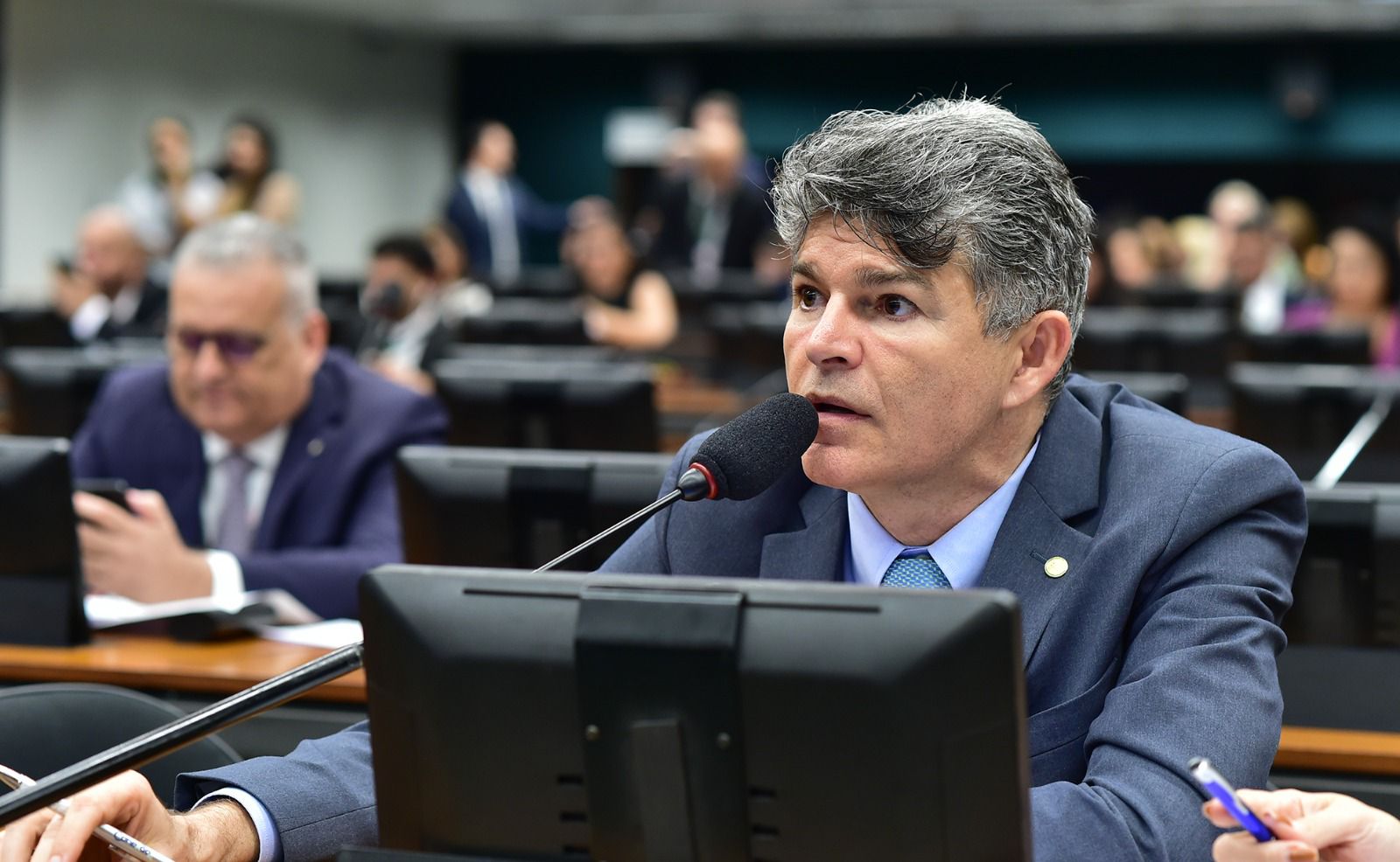  SEGUE PARA O PLENÁRIO: Projeto de Medeiros que prevê confisco de bens em crimes contra crianças é aprovado na CCJ
